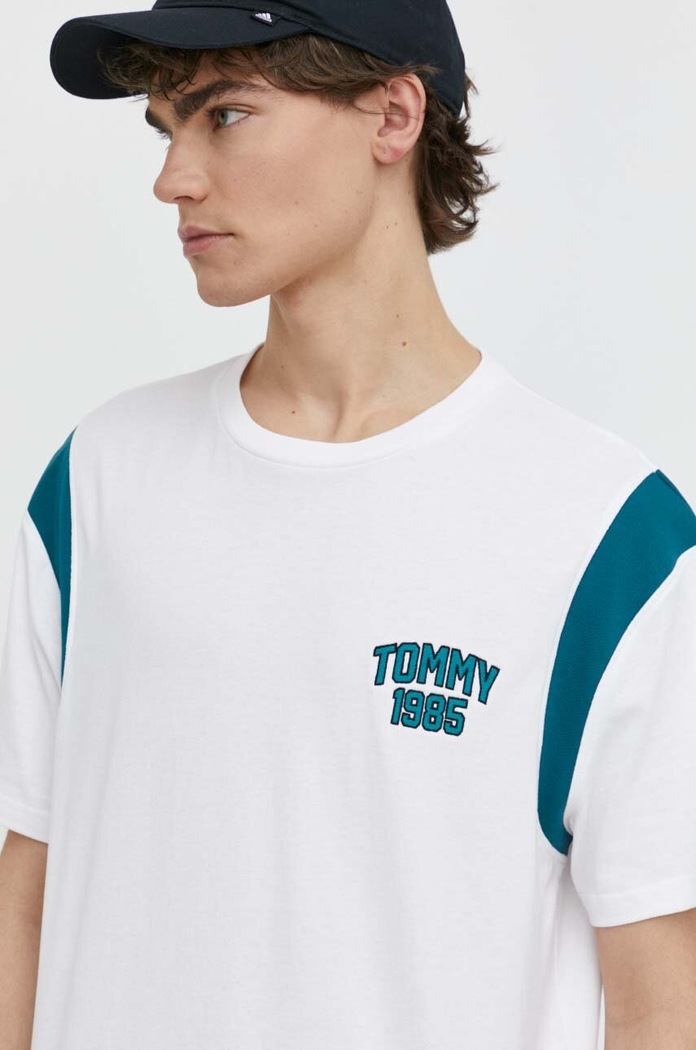 Tommy Jeans t-shirt bawełniany biały DM0DM18661