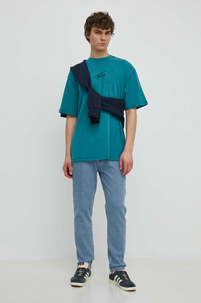 Bavlněné tričko Tommy Jeans DM0DM18663 tyrkysová SS24