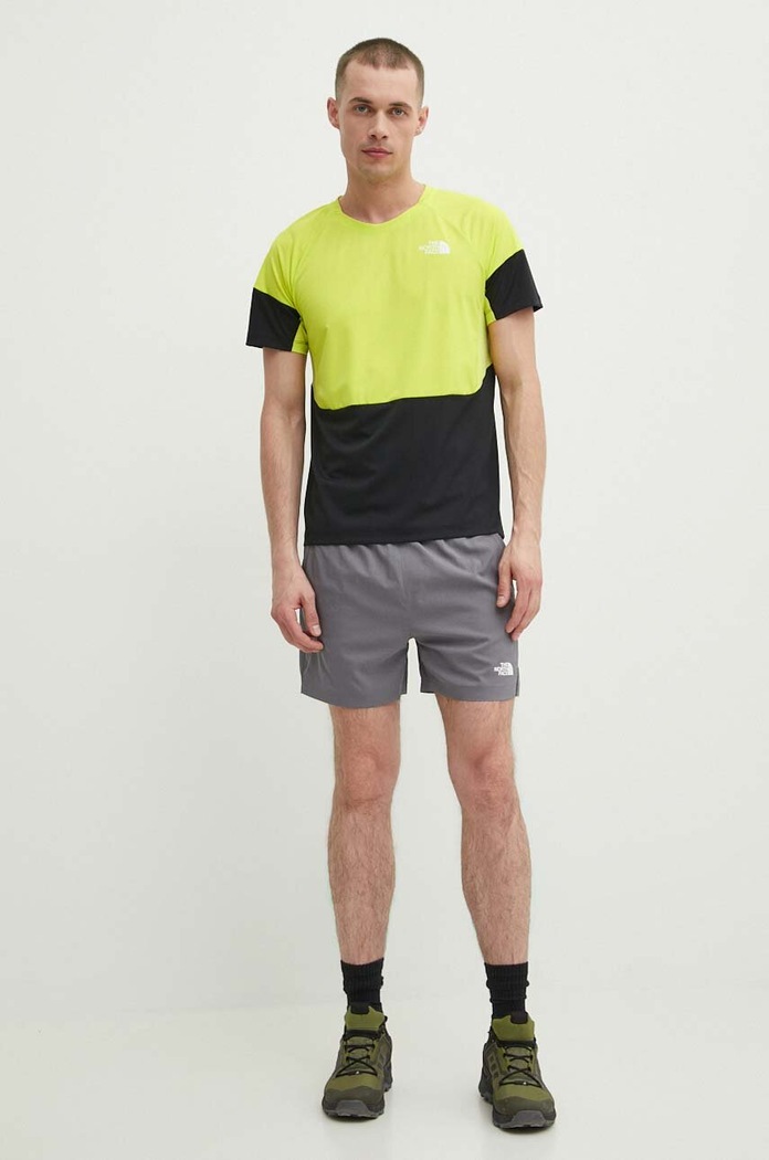 Športové tričko The North Face NF0A825GWIT1 zelená SS24