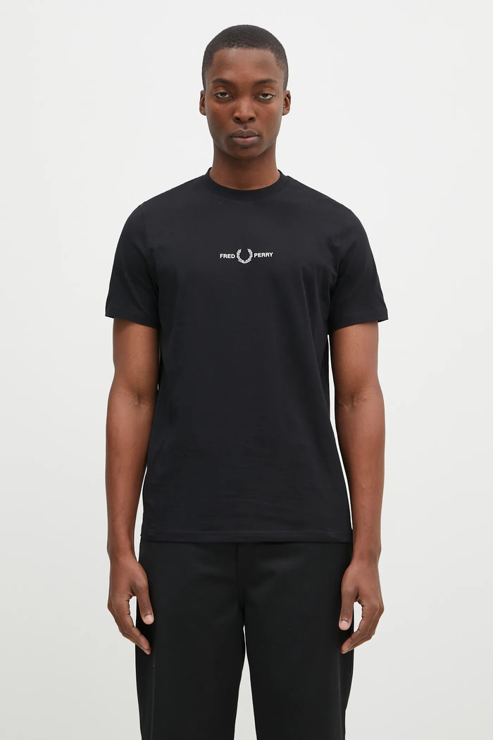 Pamučna majica Fred Perry Embroidered T-Shirt regular crna M4580.102
