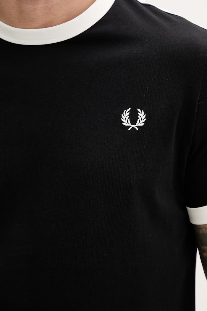 Fred Perry t-shirt in cotone Taped Ringer M4620.102 nero