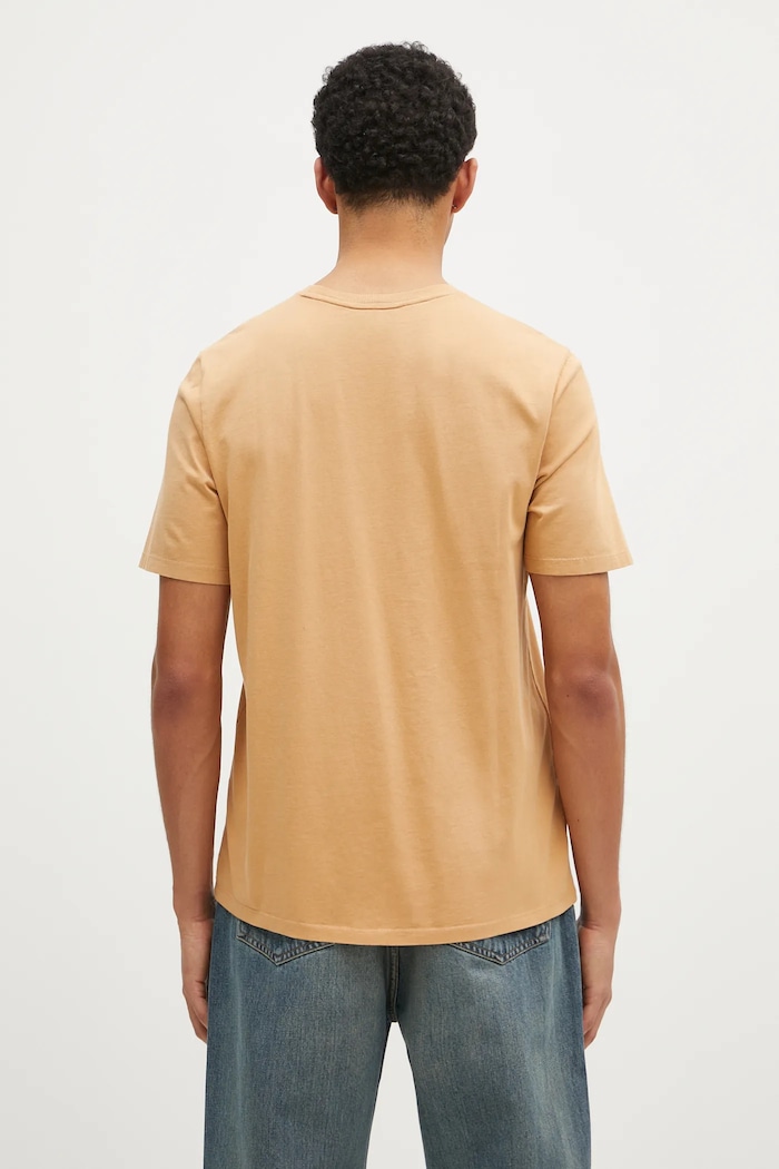 Odzież Maison Kitsuné t-shirt bawełniany Chillax Fox Patch Regular Tee Shirt LM00110KJ0008 pomarańczowy