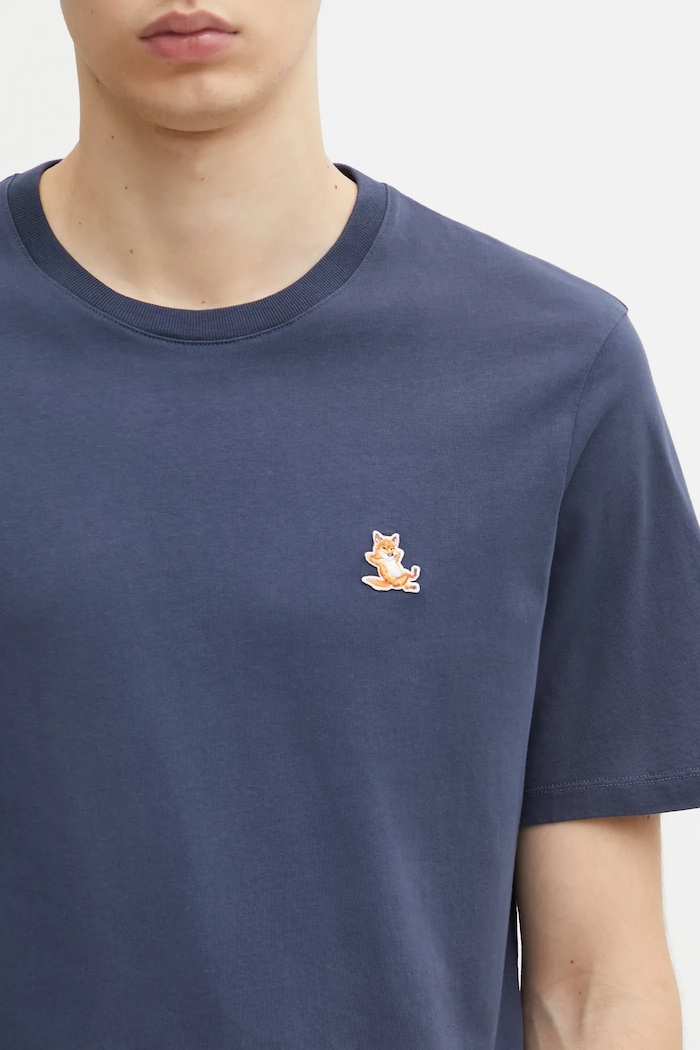 Бавовняна футболка Maison Kitsuné Chillax Fox Patch Regular Tee Shirt темно-синій LM00110KJ0008