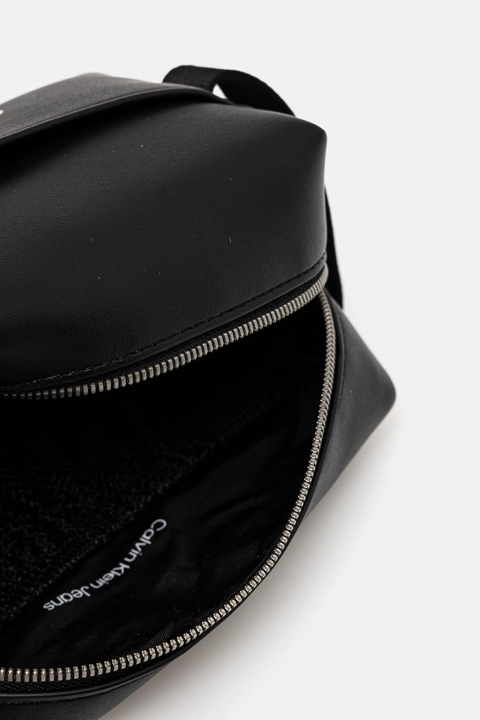 Kosmetická taška Calvin Klein Jeans K60K611483 černá