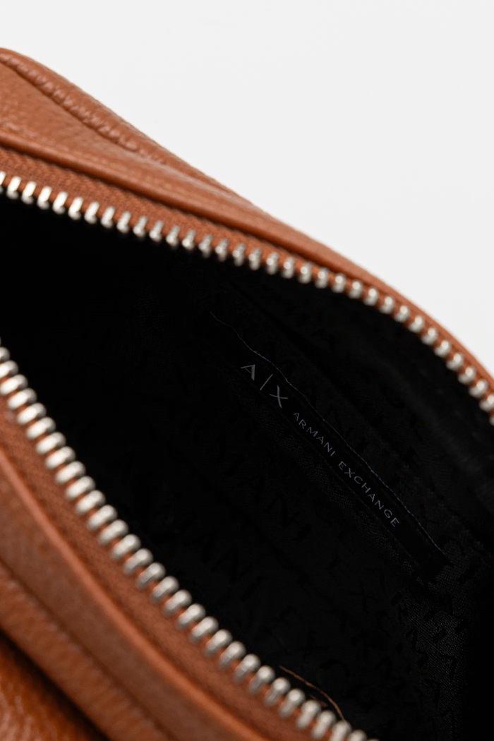 Geantă Armani Exchange maro XW000324.AF11902