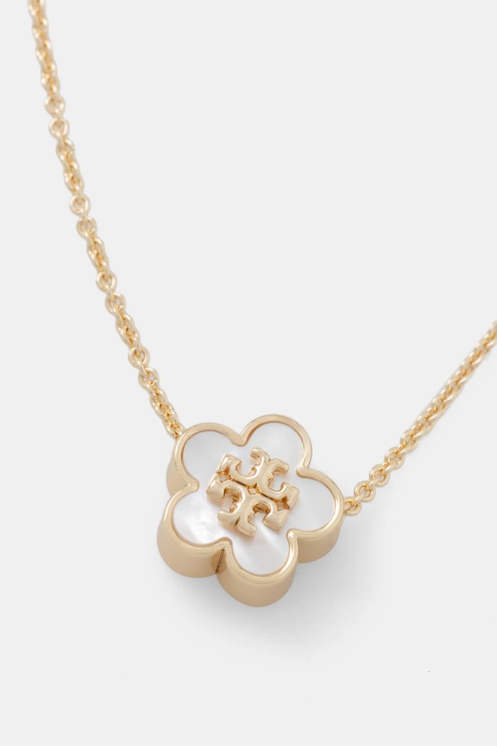 Επιχρυσωμένο κολιέ Tory Burch Kira Flower Pendant 158996.700 χρυσαφί SS25