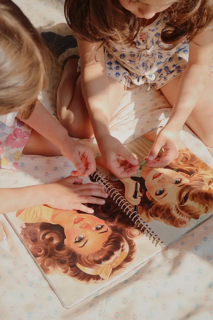 Konges Sløjd książeczka z naklejkami GLAM ME UP STICKER BOOK KS102869