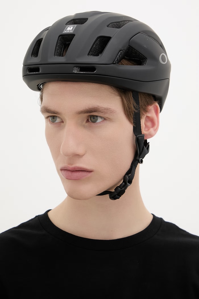 Oakley cyklistická helma pánská ARO3 Endurance černá FOS901301
