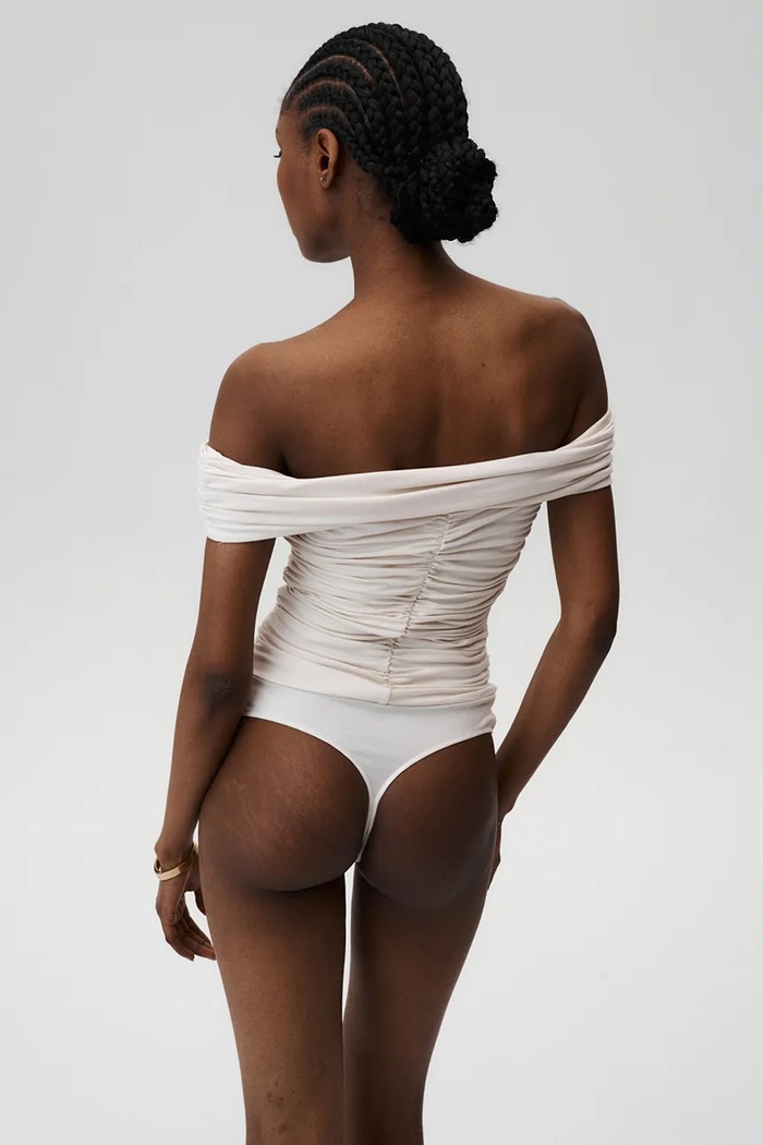 Undress Code body Buttercup Bodysuit Thong 849 beżowy SS25