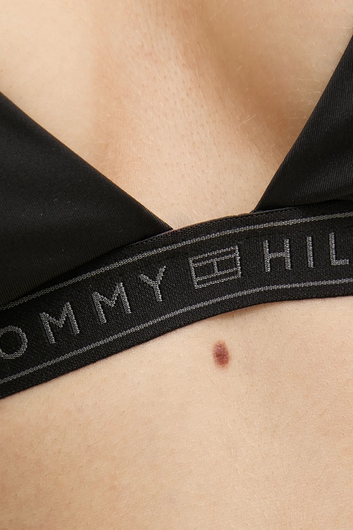 Tommy Hilfiger biustonosz kąpielowy UW0UW05801 czarny