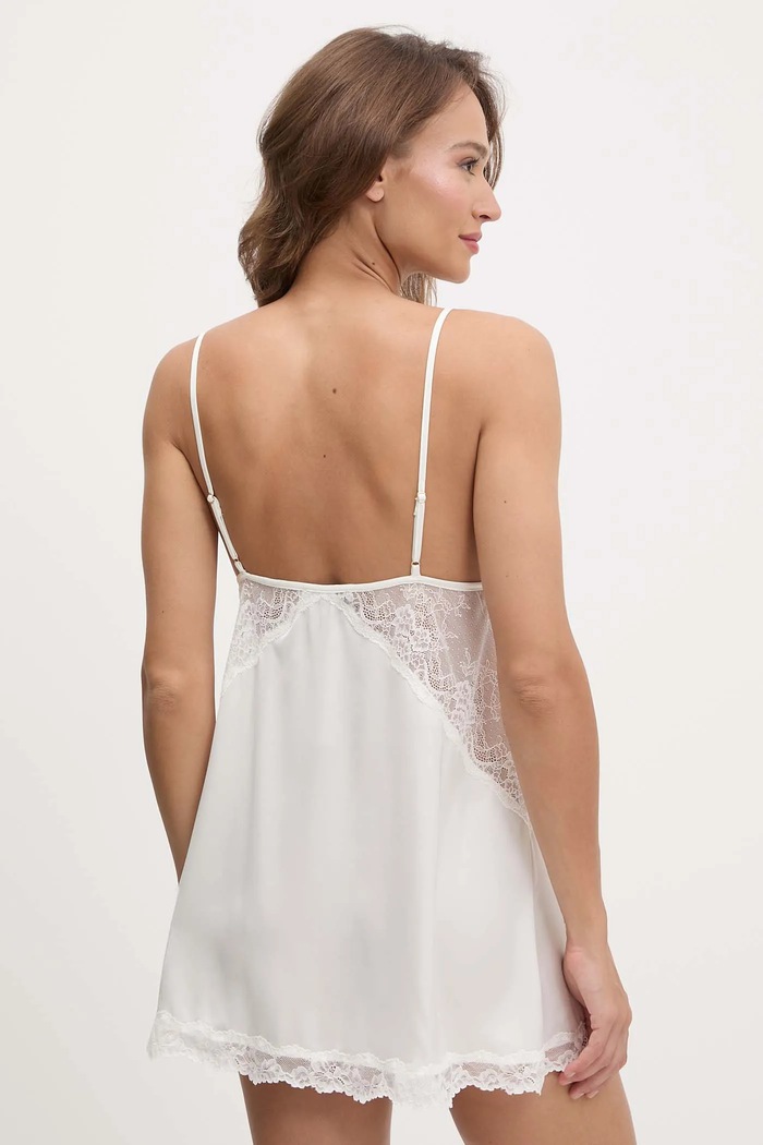 Abercrombie & Fitch Spalna srajca Abercrombie & Fitch KI146.5026.111 bež SS25