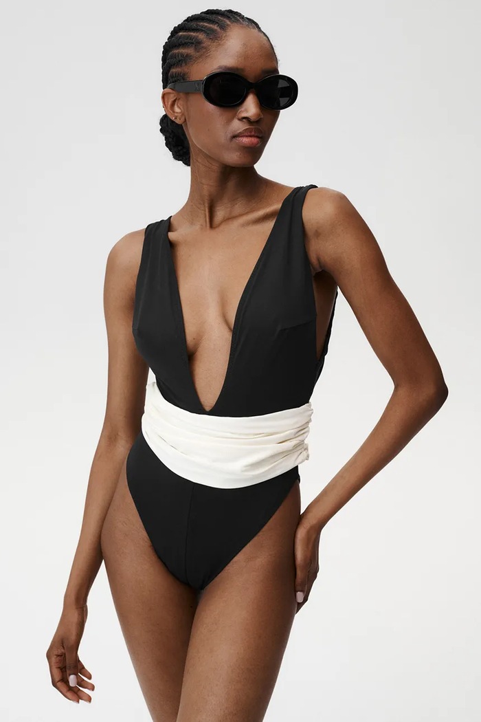 Jednodílné plavky Undress Code Aura Swimsuit měkké černá 937