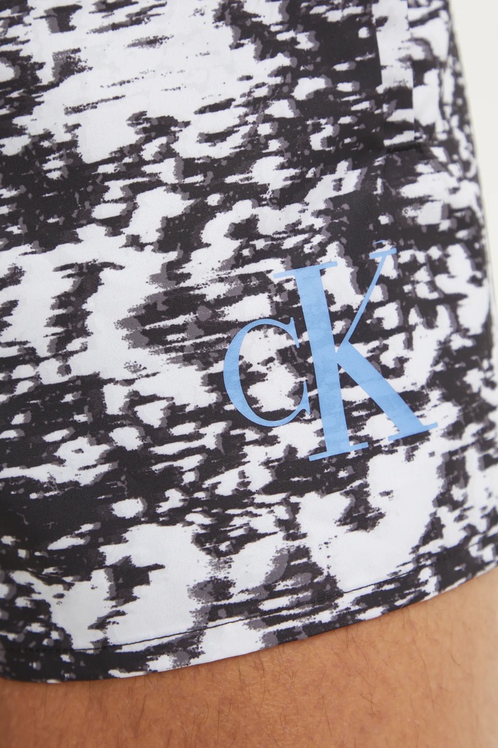 Plavkové šortky Calvin Klein černá KM0KM01172