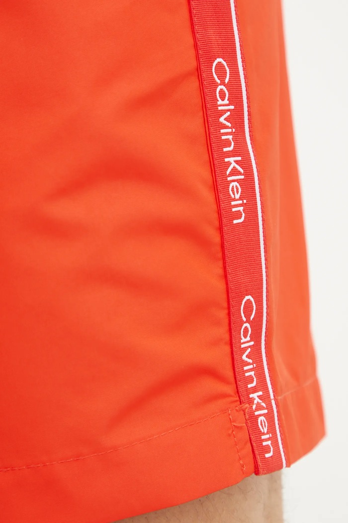 Plavkové šortky Calvin Klein červená KM0KM01109