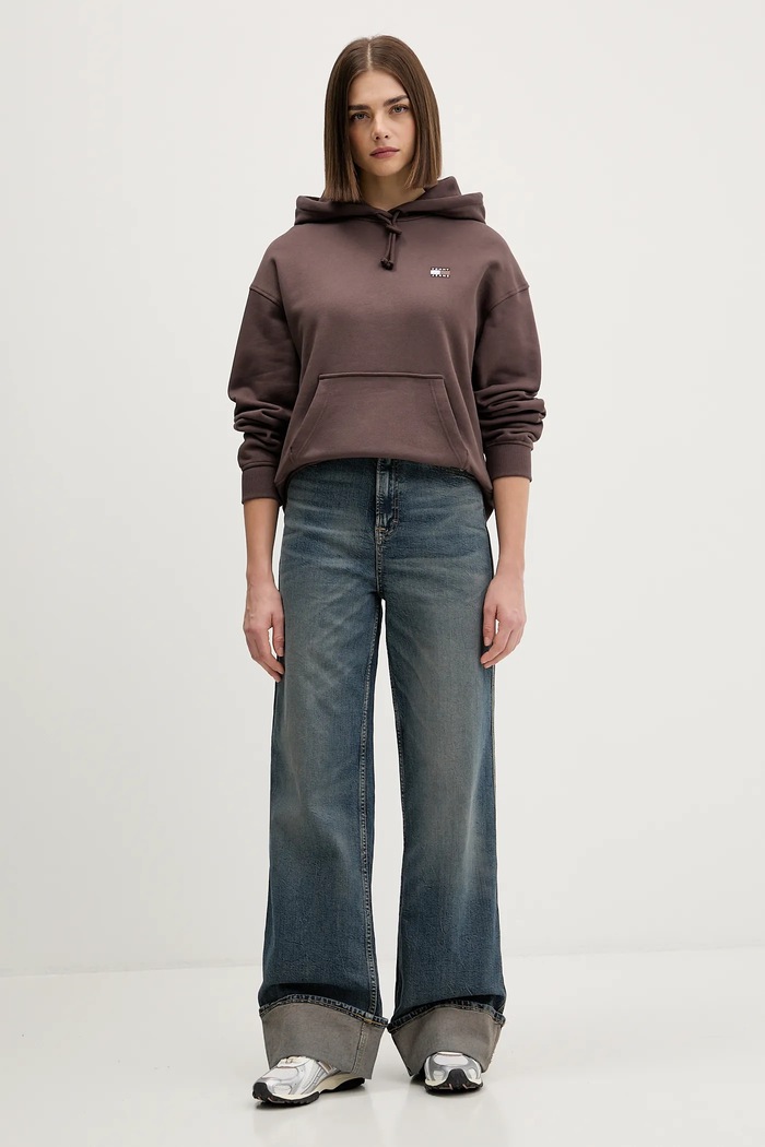 Tommy Jeans pulover s kapuco ženski bombažen DW0DW19414 rjava SS26
