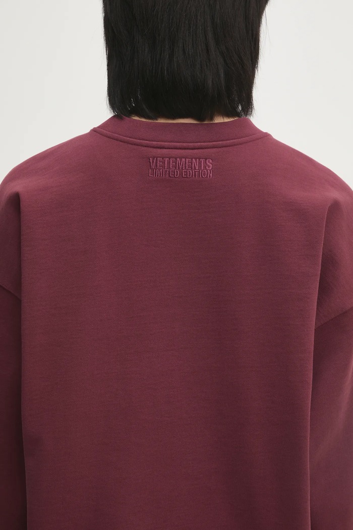 Кофта VETEMENTS Oval Logo Cropped Boxy UA66CW600R бордо