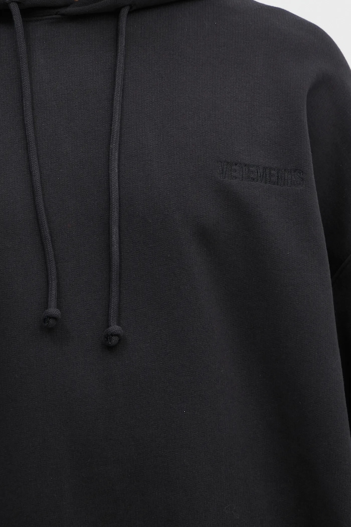 Mikina VETEMENTS Embroidered Logo Oversized černá UA66HD780B