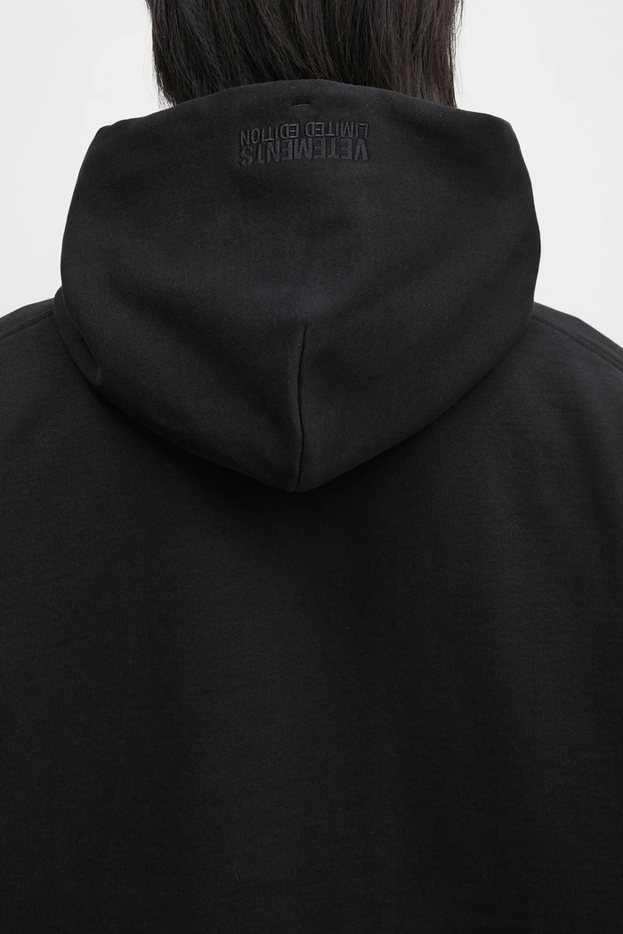 VETEMENTS sweatshirt Oval Logo Cropped Boxy UA66HD600BW black