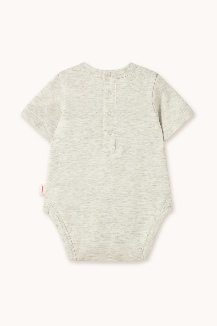 Bavlněné kojenecké body Tinycottons TINY LEAGUE GRAPHIC BODY SS25.084 šedá SS25