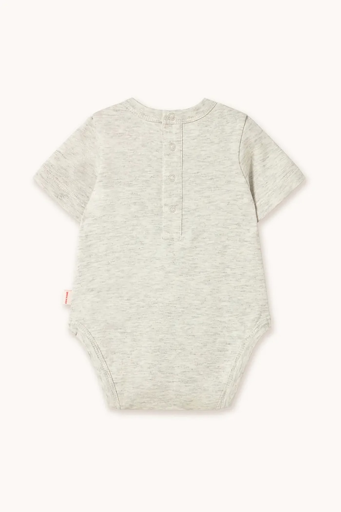 Bavlněné kojenecké body Tinycottons TINY LEAGUE GRAPHIC BODY SS25.084 šedá SS25
