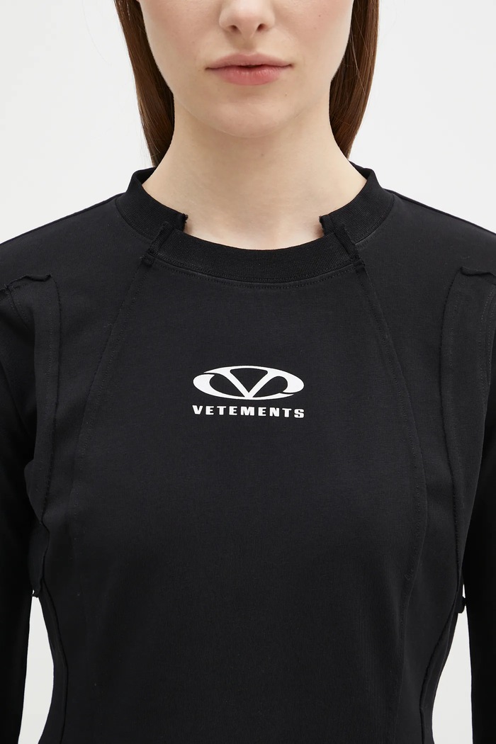 Лонгслів VETEMENTS Oval Logo Cut-Up чорний UA66LS600BW