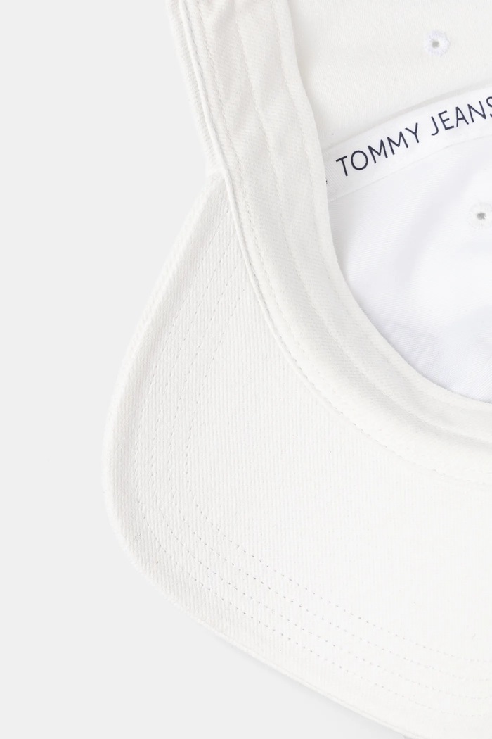 Bavlnená šiltovka Tommy Jeans AW0AW16992 biela SS25