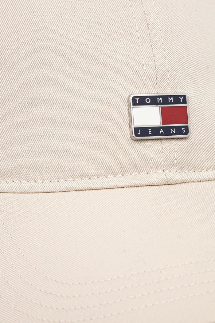 Bavlněná baseballová čepice Tommy Jeans AW0AW16986 béžová SS25