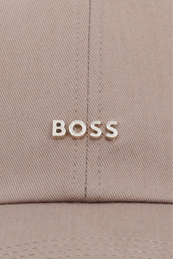 BOSS čiapka so šiltom dámska bavlnená Ari-ME 50533367 hnedá SS26
