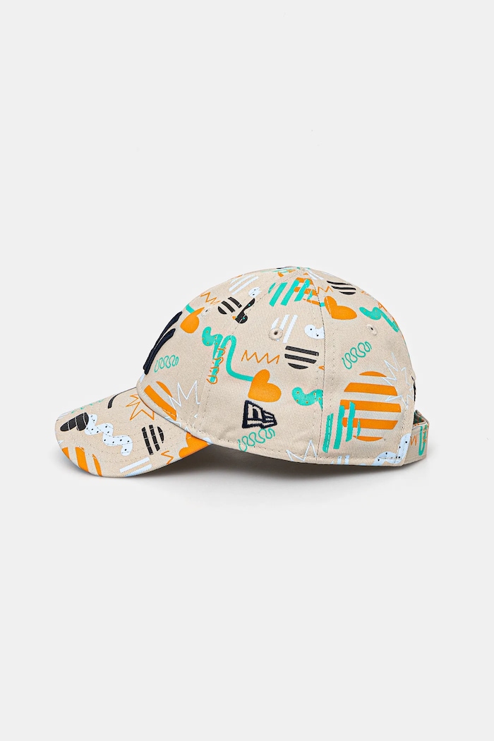 Dětská bavlněná kšiltovka New Era NEW YORK YANKEES 60595408 béžová SS25