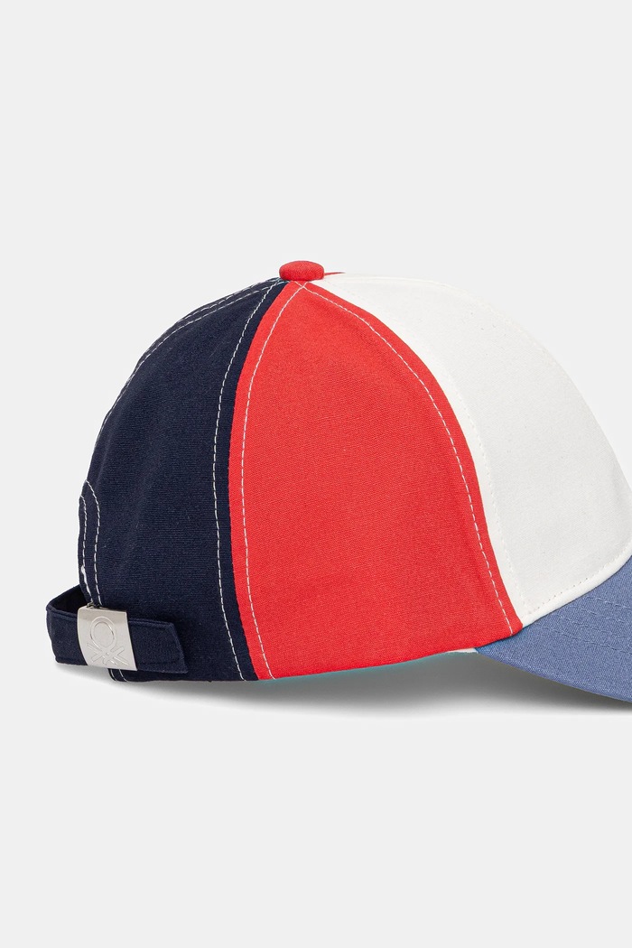 Chłopiec United Colors of Benetton czapka z daszkiem 6L1EGA015.P.Seasonal czerwony
