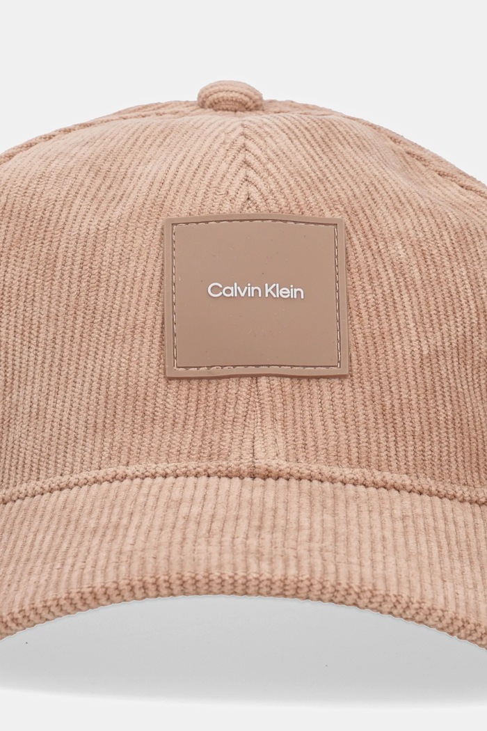 Calvin Klein Czapka z daszkiem sztruksowa K50K512612 brązowy SS25