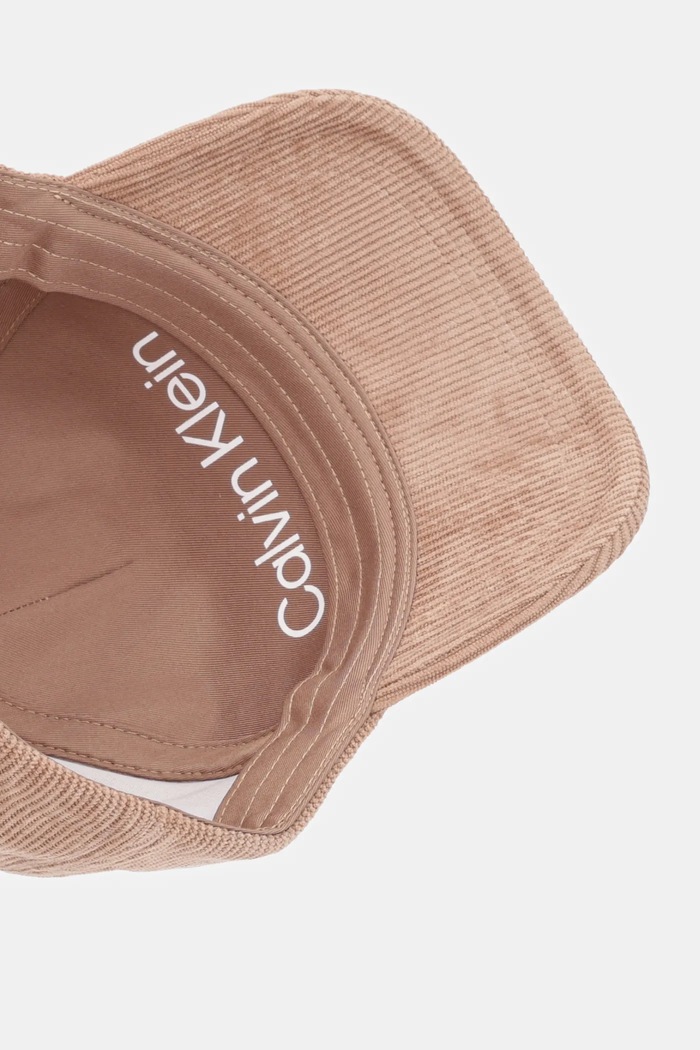 Czapka z daszkiem sztruksowa Calvin Klein K50K512612 brązowy