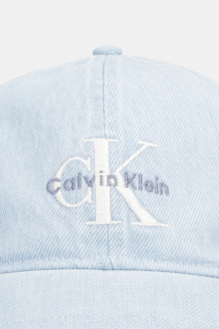 Calvin Klein bejzbalová čiapka pánska rifľová LV04G5007G modrá AW25