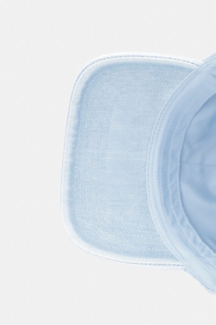 Calvin Klein bejzbalová čiapka pánska rifľová modrá LV04G5007G