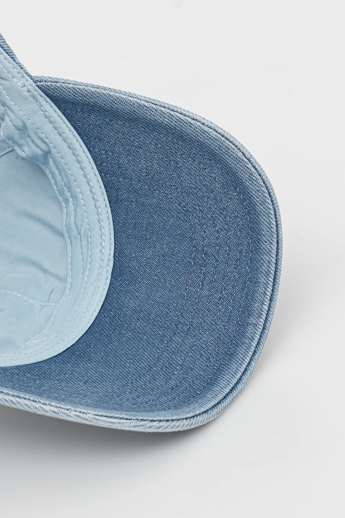 Calvin Klein bejzbalová čiapka pánska rifľová modrá LV04G5007G