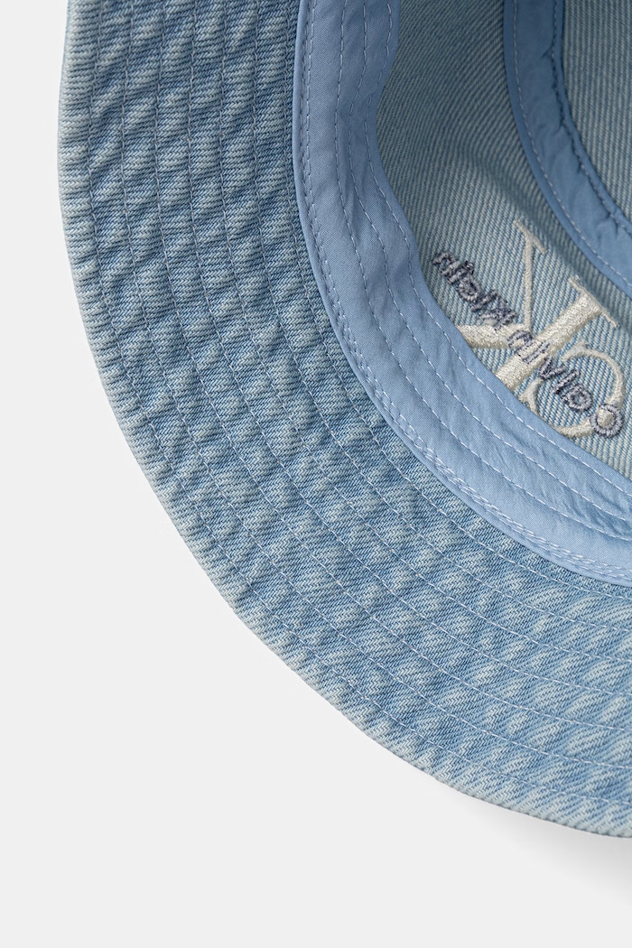 Doplnky Calvin Klein Jeans klobúk bucket pánsky rifľový LV04G5021G modrá