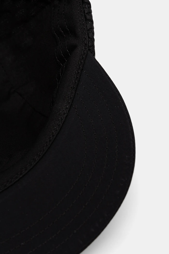 Kapa sa šiltom EA7 Emporio Armani crna AF14387.7X000093