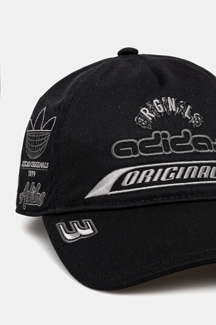 Pamučna kapa sa šiltom adidas Originals SPONSORS JD1002 crna SS25