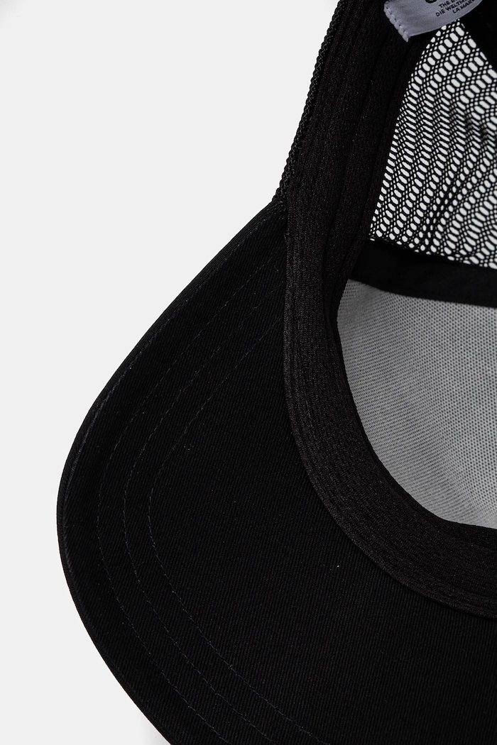 Šiltovka adidas Originals CURVED TRUCKER čierna JC6038