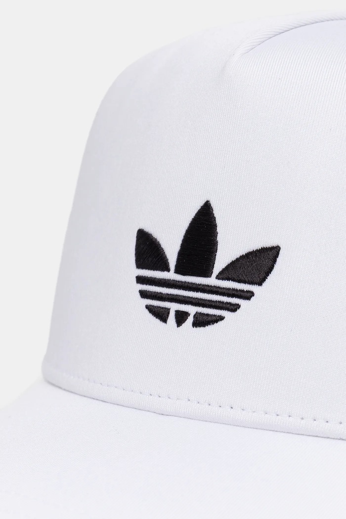 Šiltovka adidas Originals CURVED TRUCKER JC6039 biela SS25