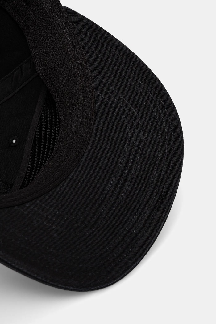 Pamučna kapa sa šiltom adidas Originals crna JC6058