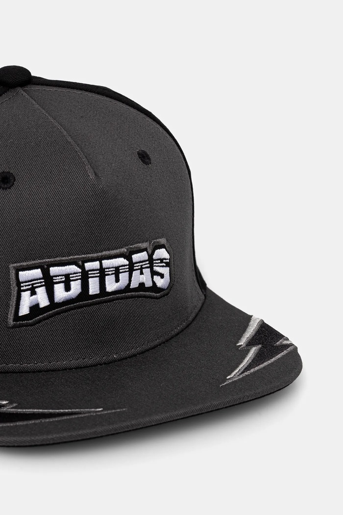 Kapa sa šiltom adidas Originals FLATBRIM CAP JW3988 crna SS25