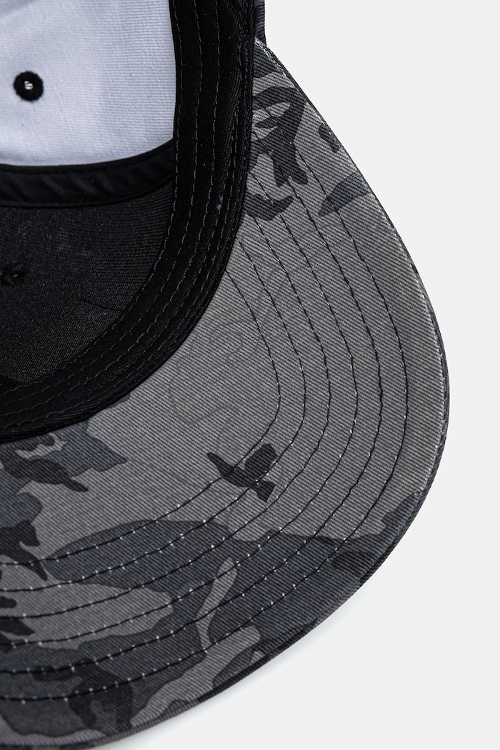 Alpha Industries czapka z daszkiem bawełniana VLC Cap Camo szary 168903C