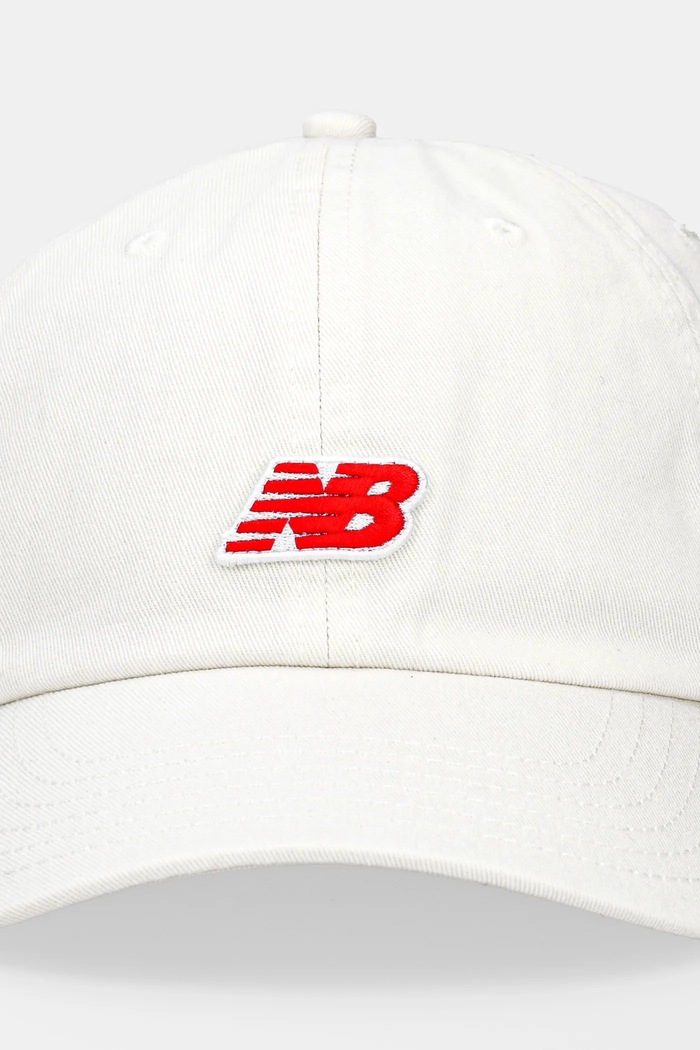New Balance czapka z daszkiem bawełniana LAH51013SST biały SS25