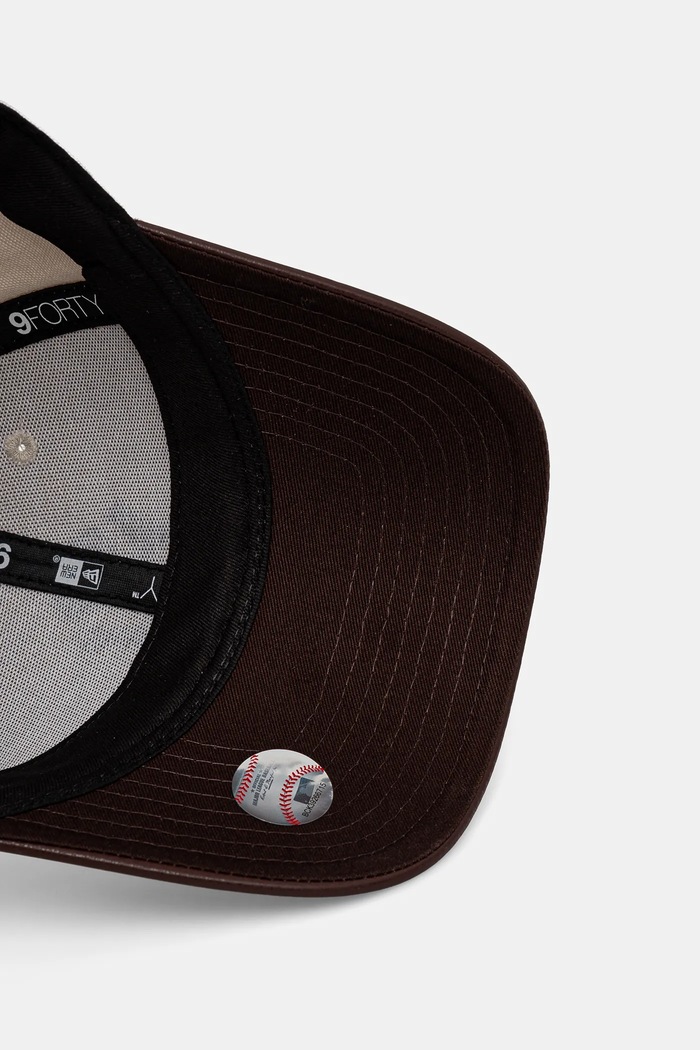 New Era czapka z daszkiem bawełniana beżowy 60595387
