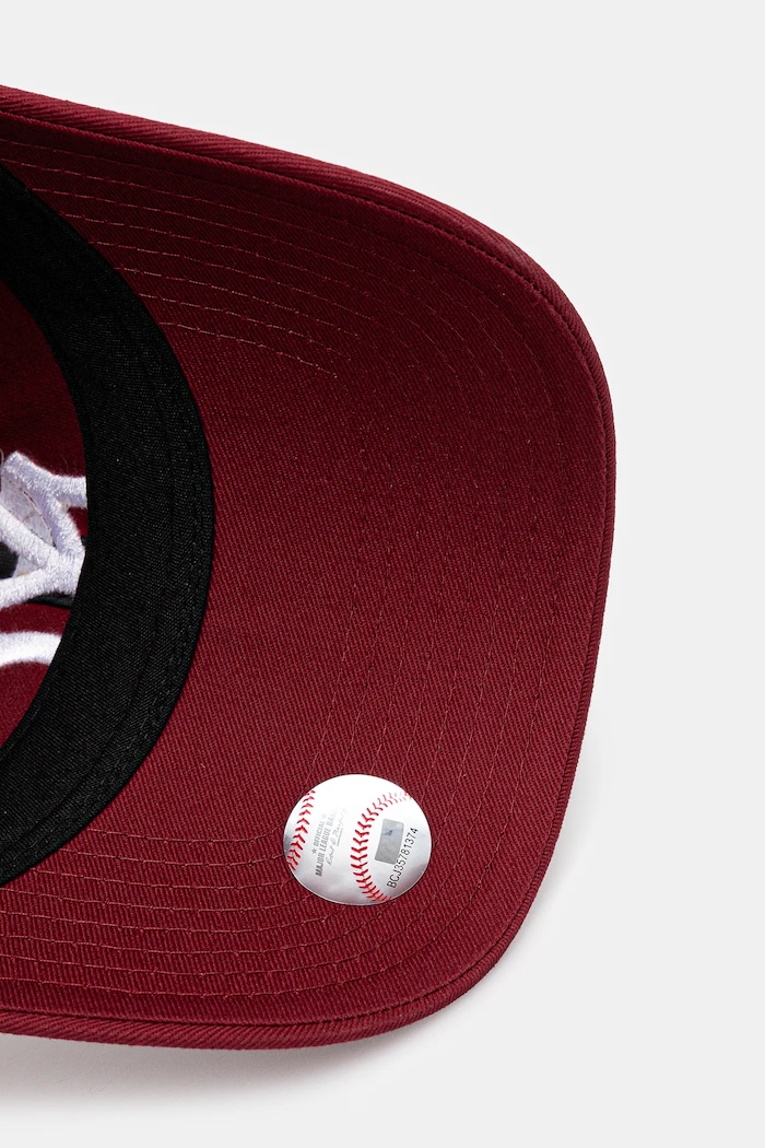 New Era șapcă de baseball din bumbac LEAGUE ESSENTIAL 9TWENTY® burgundia 60471469