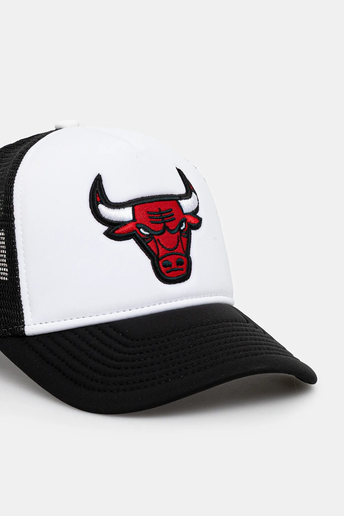 Kapa s šiltom New Era NBA Flower Trucker Bulls 60595281 črna SS25