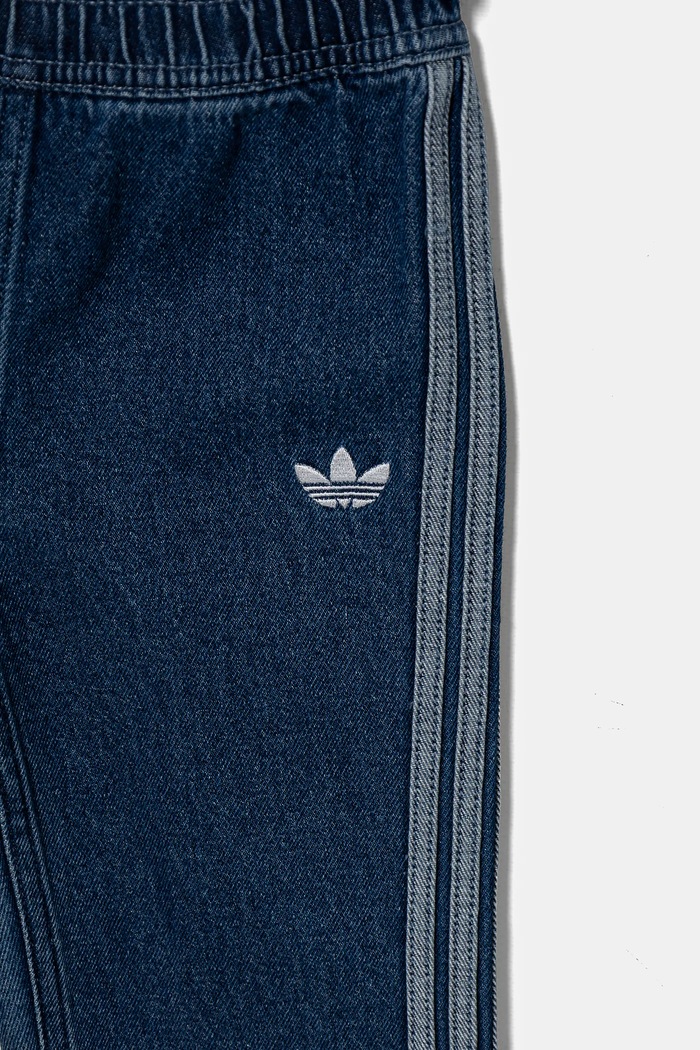 Момче Детски памучен комплект adidas Originals JC7863 бял