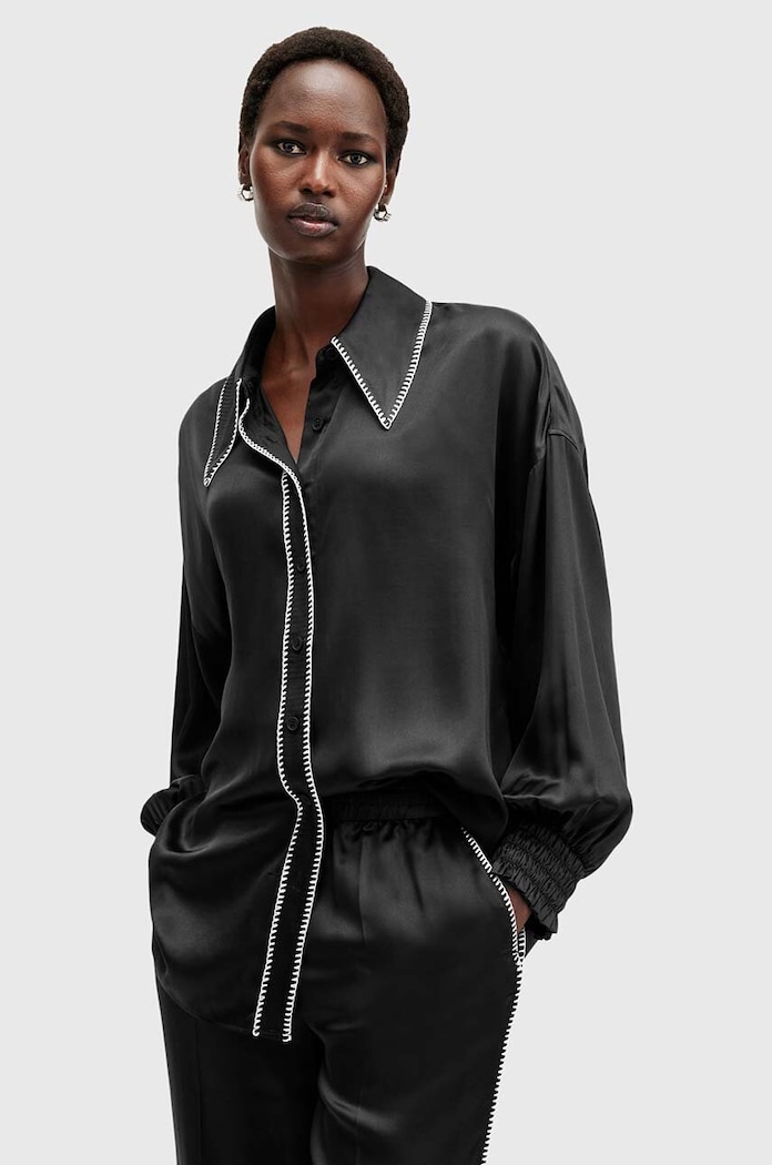 Košile s příměsí hedvábí AllSaints CHARLI STITCH hladký černá W033PB