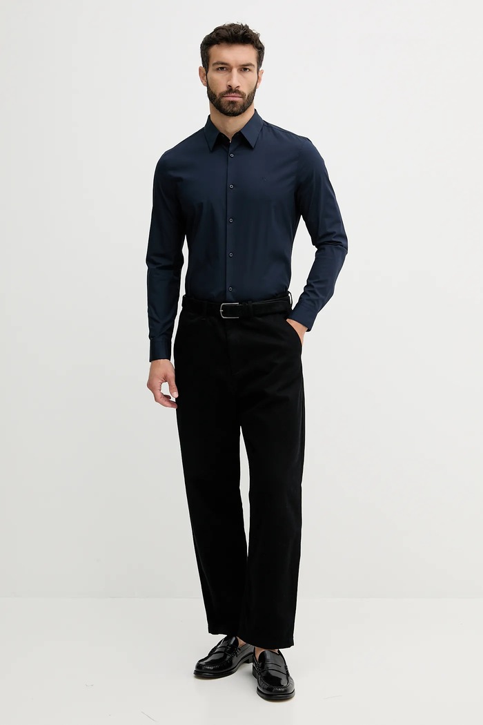 Calvin Klein košile pánská s bavlnou LV04LB145G námořnická modř SS26